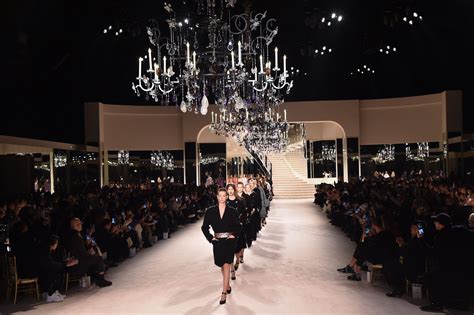 CHANEL Stage Lights 